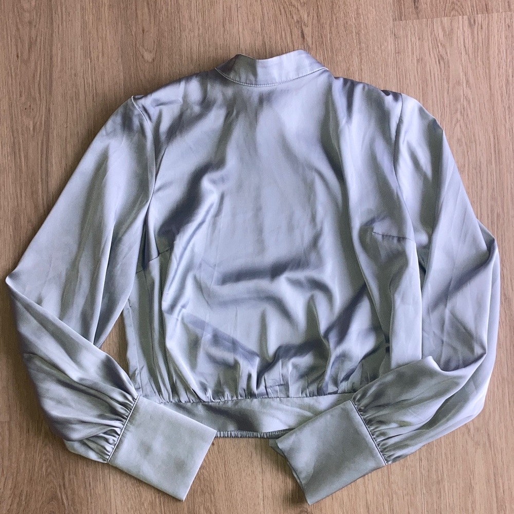 Express Top - Picture 2 of 6